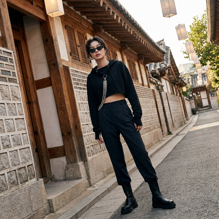 Sweat court à capuche noir avec chaîne - Mode K-fashion