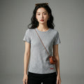 T-shirt brodé col rond slim fit en coton, couleur blanc ou gris. Mode K-fashion femme. - Taille S