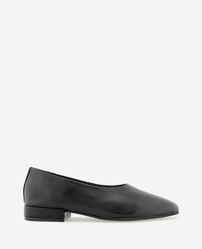 Garland Leather Flat
