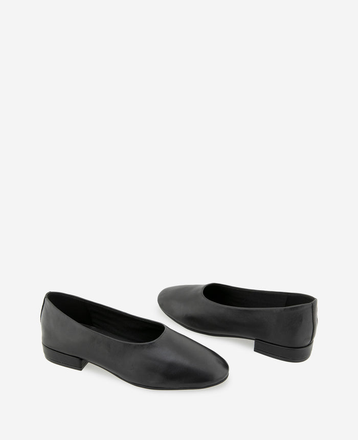 Garland Leather Flat