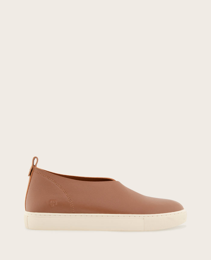 GENTLE SOULS - Cainey Stretch Leather Slip On Sneaker