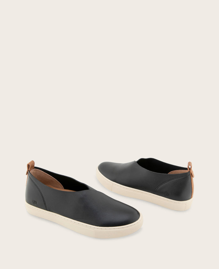 GENTLE SOULS - Cainey Stretch Leather Slip On Sneaker