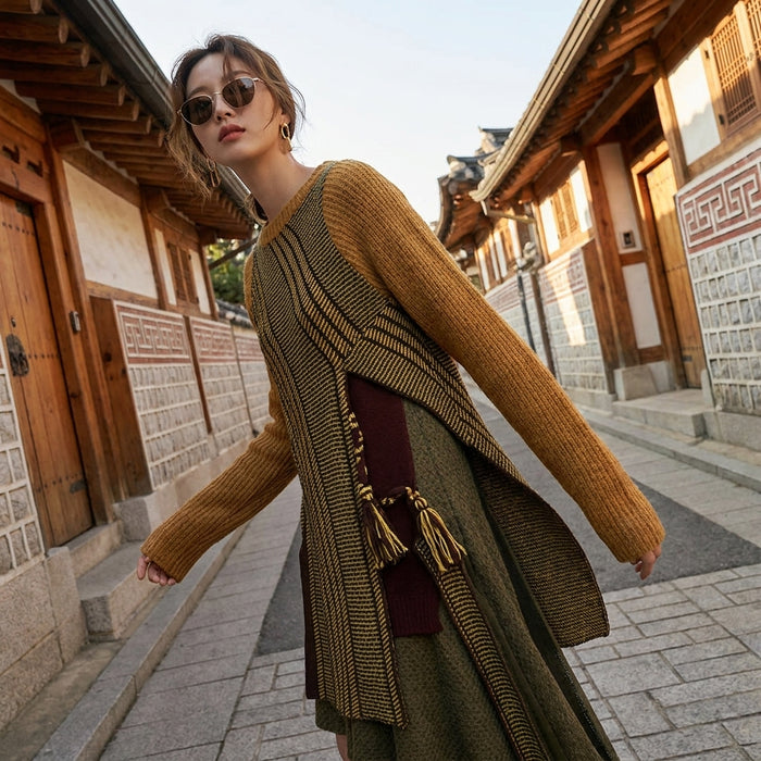Pull tricoté à col rond et manches longues avec pompons colorés - Koreanxwear