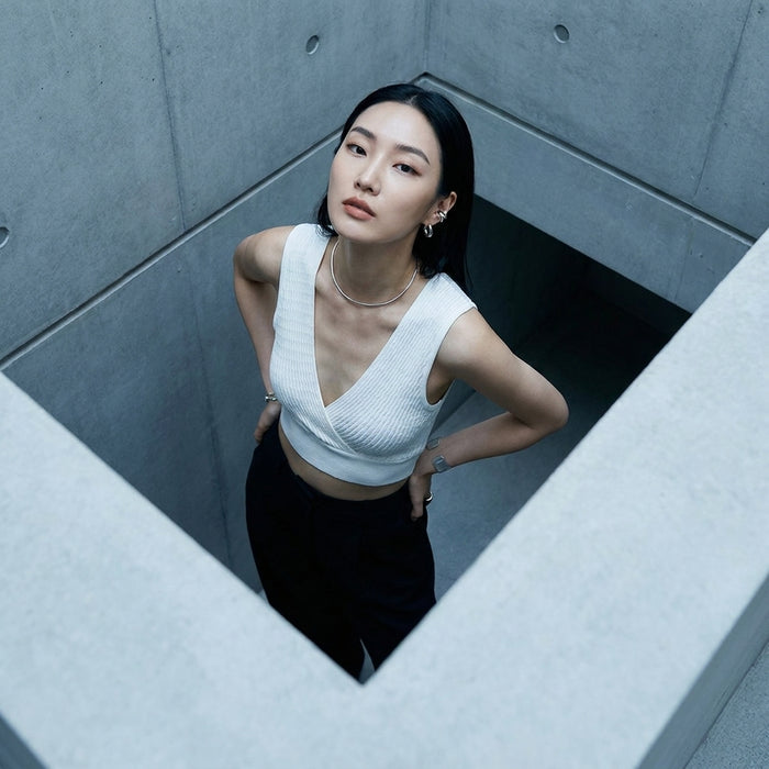 Crop top tricoté blanc col V larges bretelles - Koreanxwear