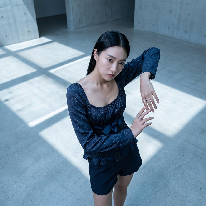 Top manches longues bleu foncé avec nœud à l'épaule - K-fashion femme