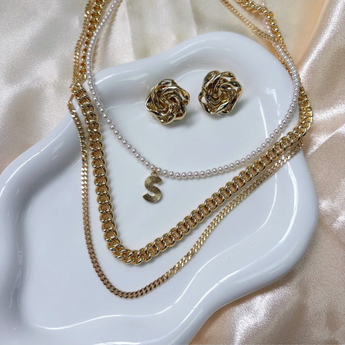 taudrey main character necklace