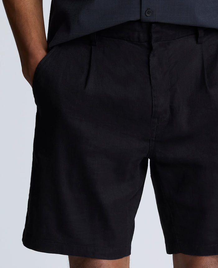 Performance Pleated Linen Short