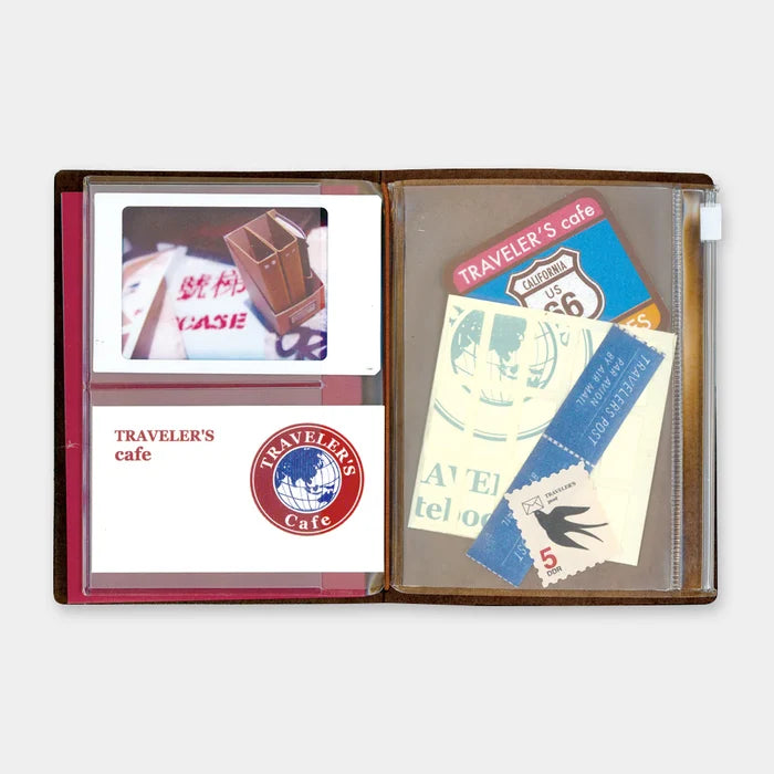 TRAVELER'S Company 004 Zipper Case (Passport Size)