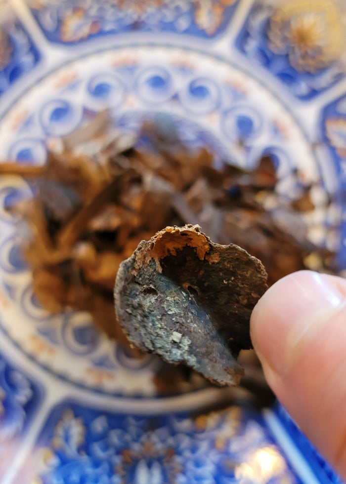 Vietnamese 100% wild, pure natural, sinking King agarwood, under the soil. - theperfumist